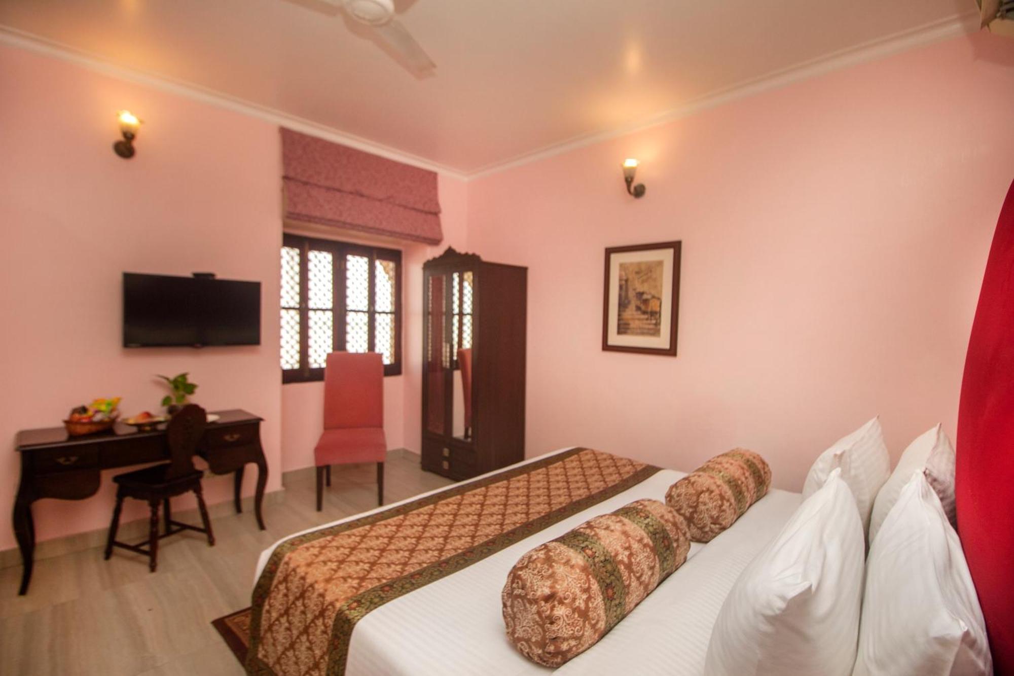 Amritara Suryauday Haveli Hotel Варанаси Екстериор снимка