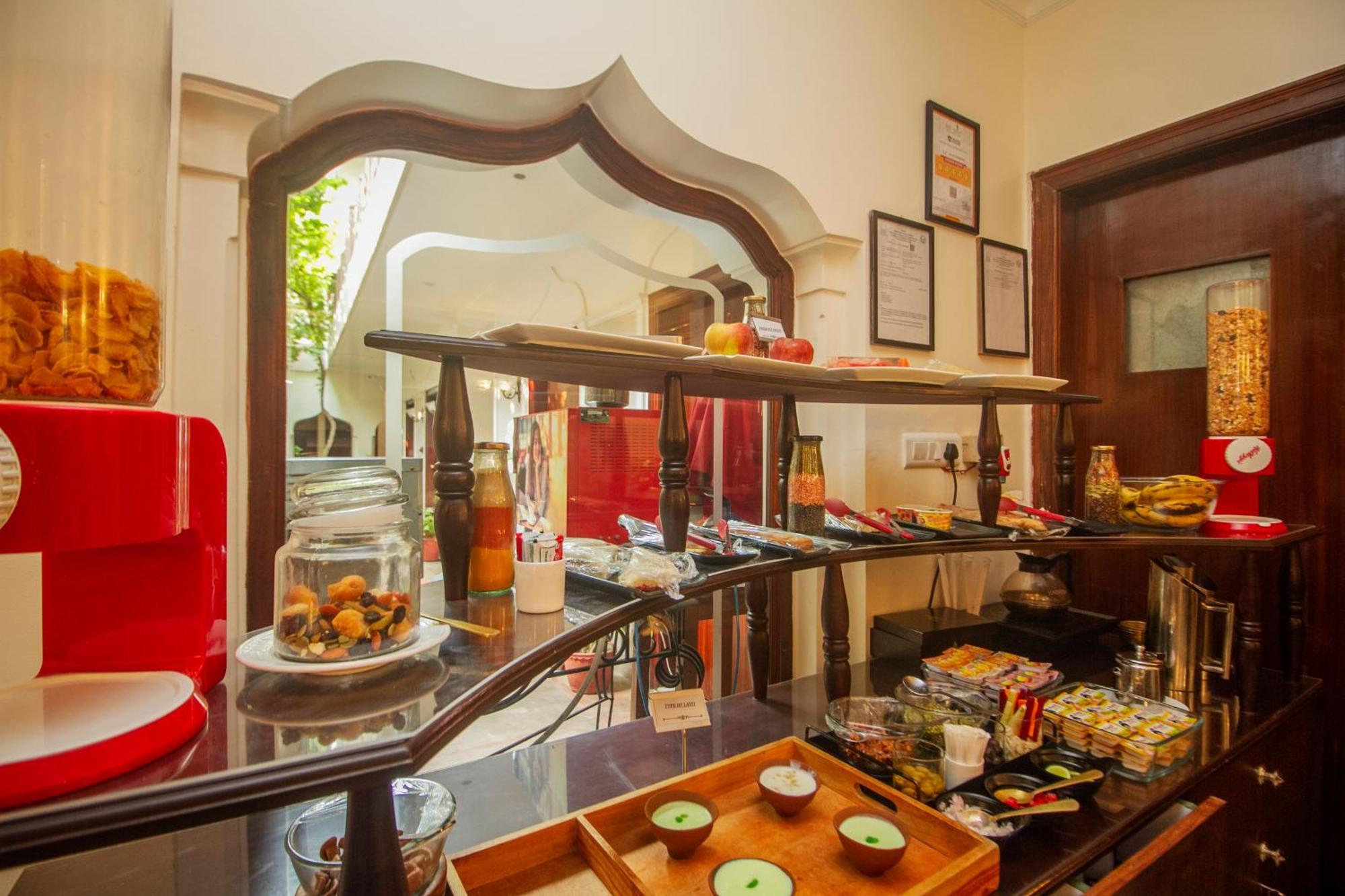 Amritara Suryauday Haveli Hotel Варанаси Екстериор снимка
