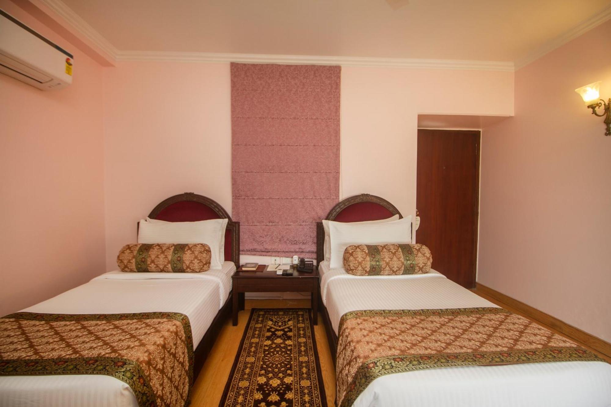 Amritara Suryauday Haveli Hotel Варанаси Екстериор снимка
