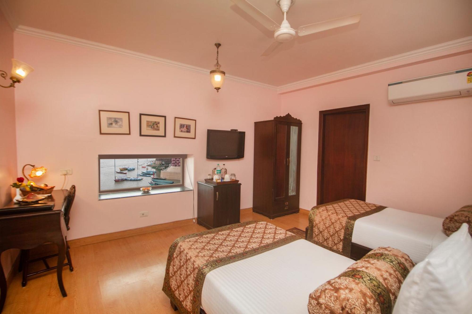Amritara Suryauday Haveli Hotel Варанаси Екстериор снимка