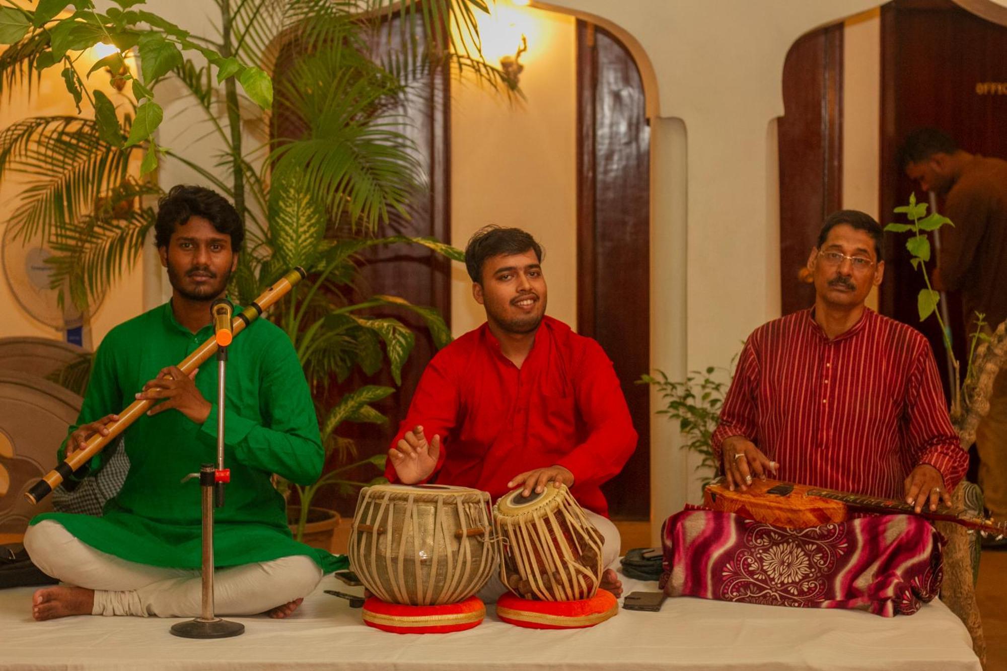 Amritara Suryauday Haveli Hotel Варанаси Екстериор снимка