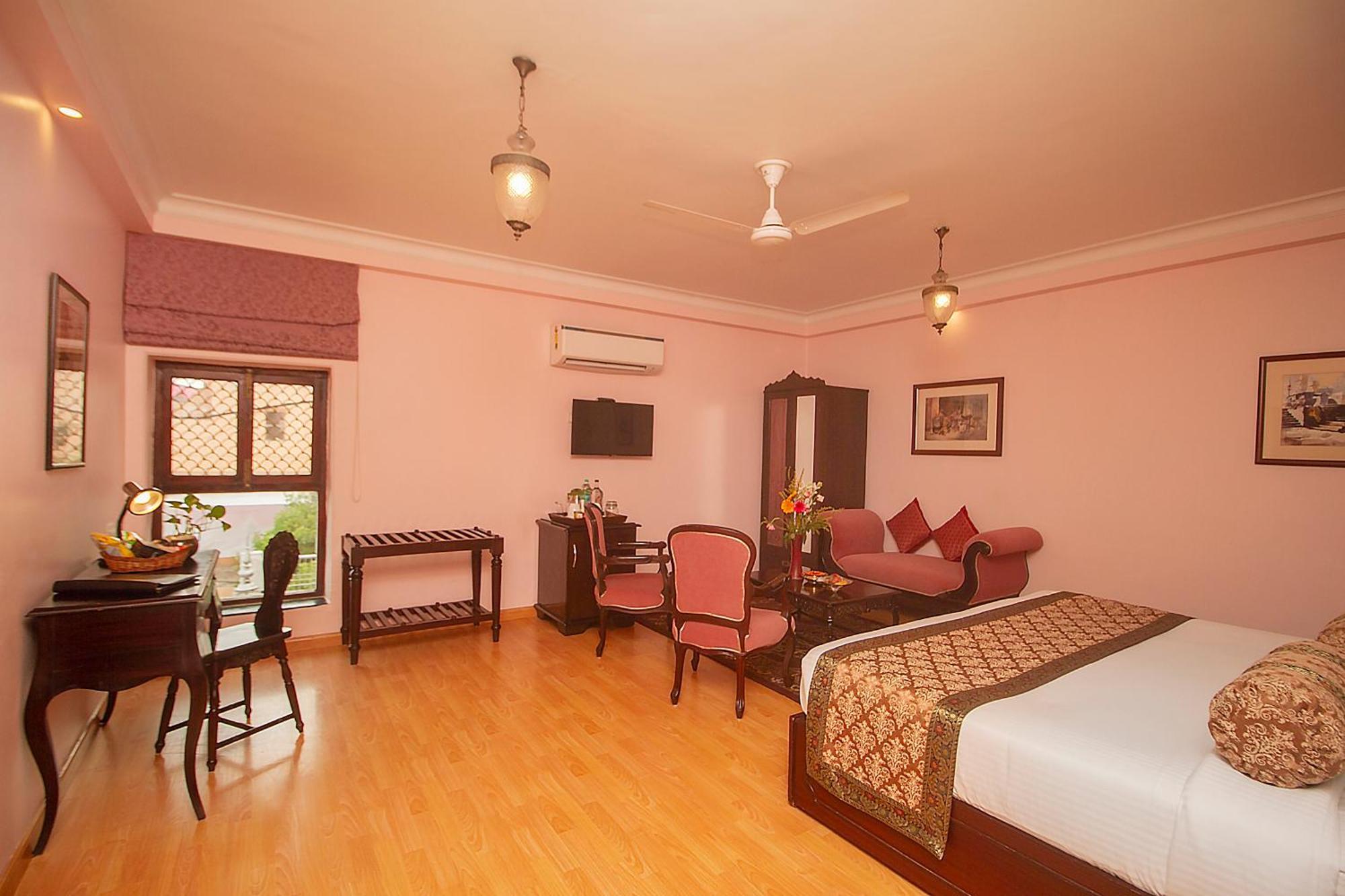 Amritara Suryauday Haveli Hotel Варанаси Екстериор снимка