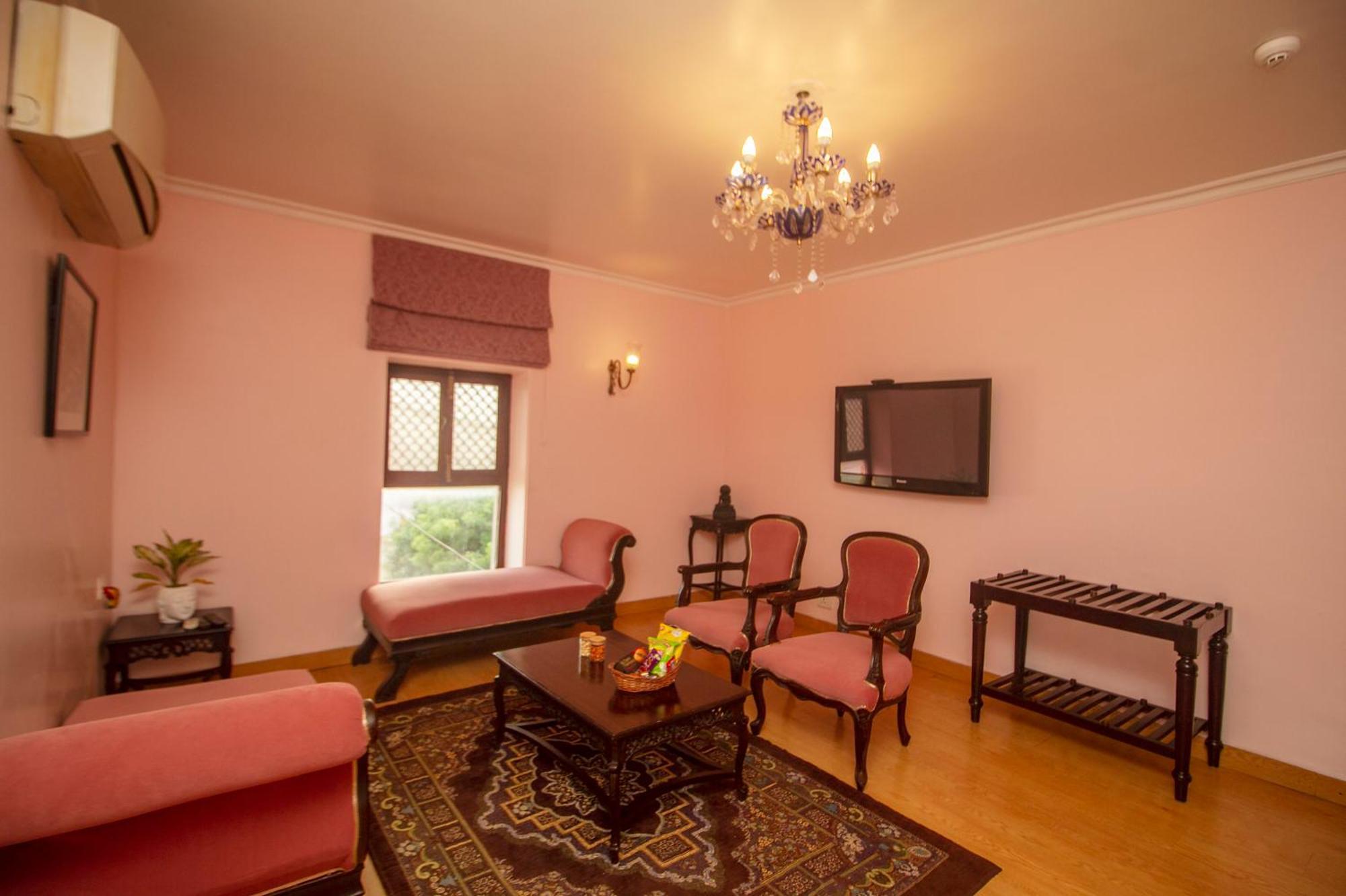 Amritara Suryauday Haveli Hotel Варанаси Екстериор снимка