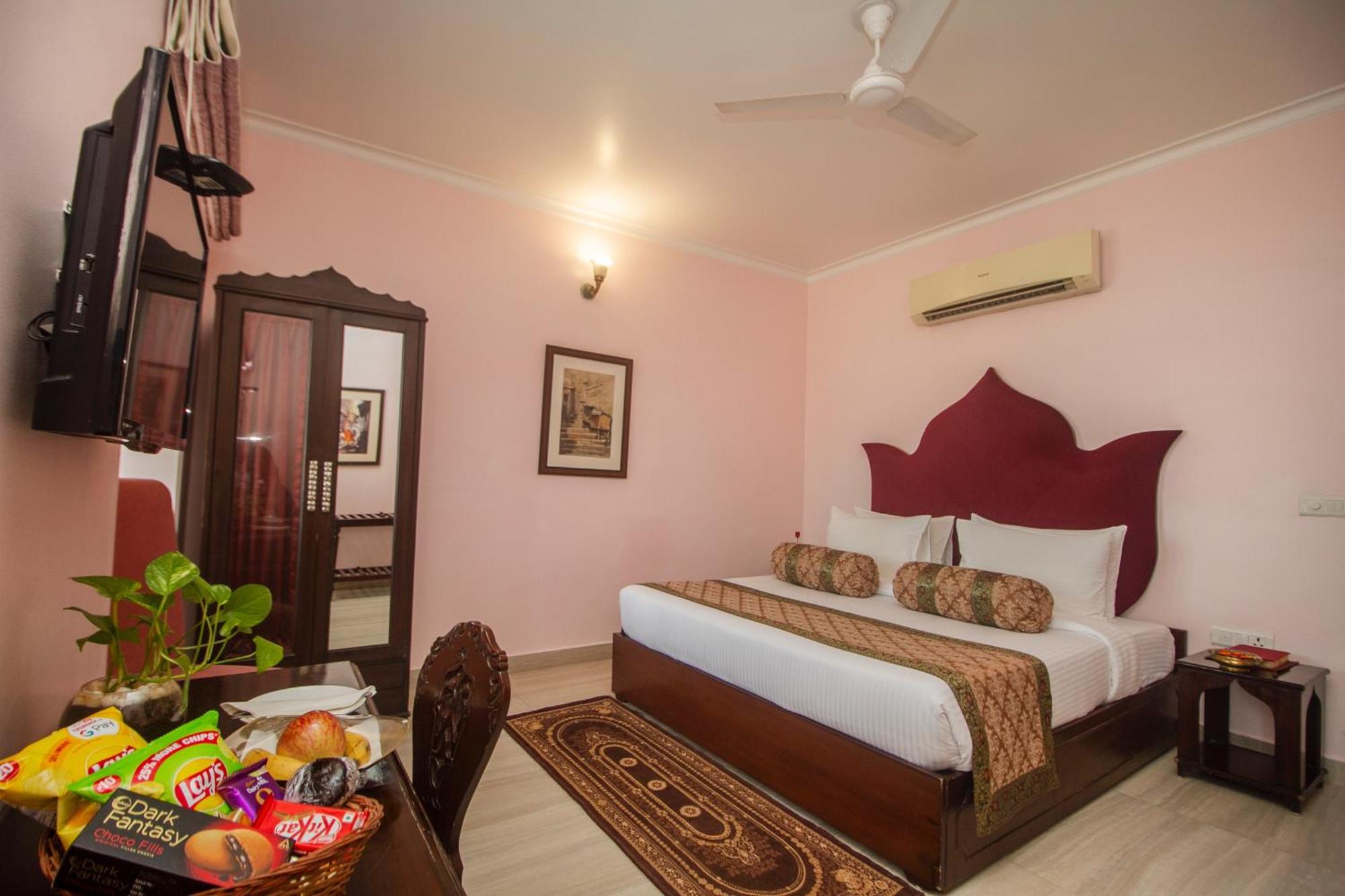 Amritara Suryauday Haveli Hotel Варанаси Екстериор снимка