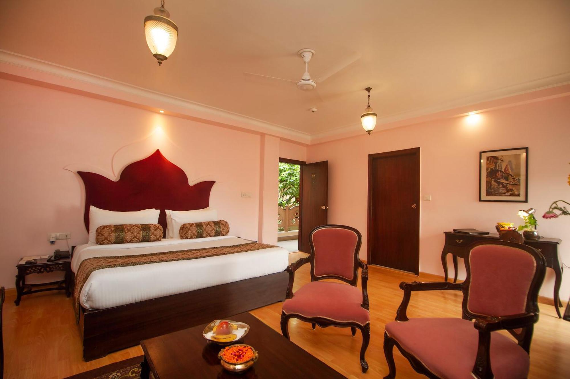 Amritara Suryauday Haveli Hotel Варанаси Екстериор снимка