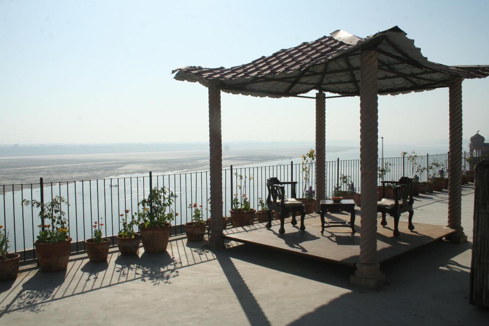 Amritara Suryauday Haveli Hotel Варанаси Екстериор снимка